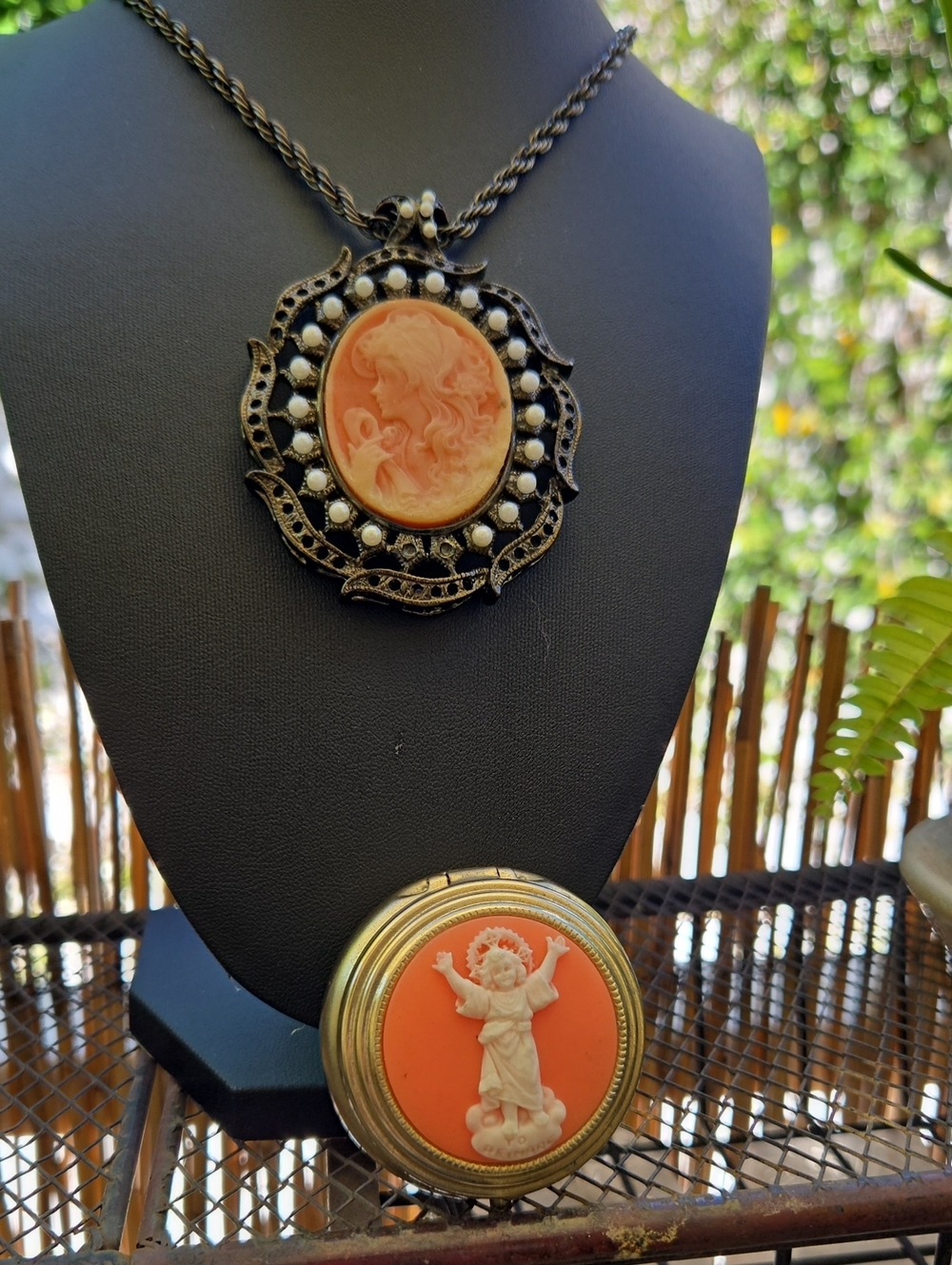 Vintage-Inspired Cameo Pendant Necklace and Pillbox